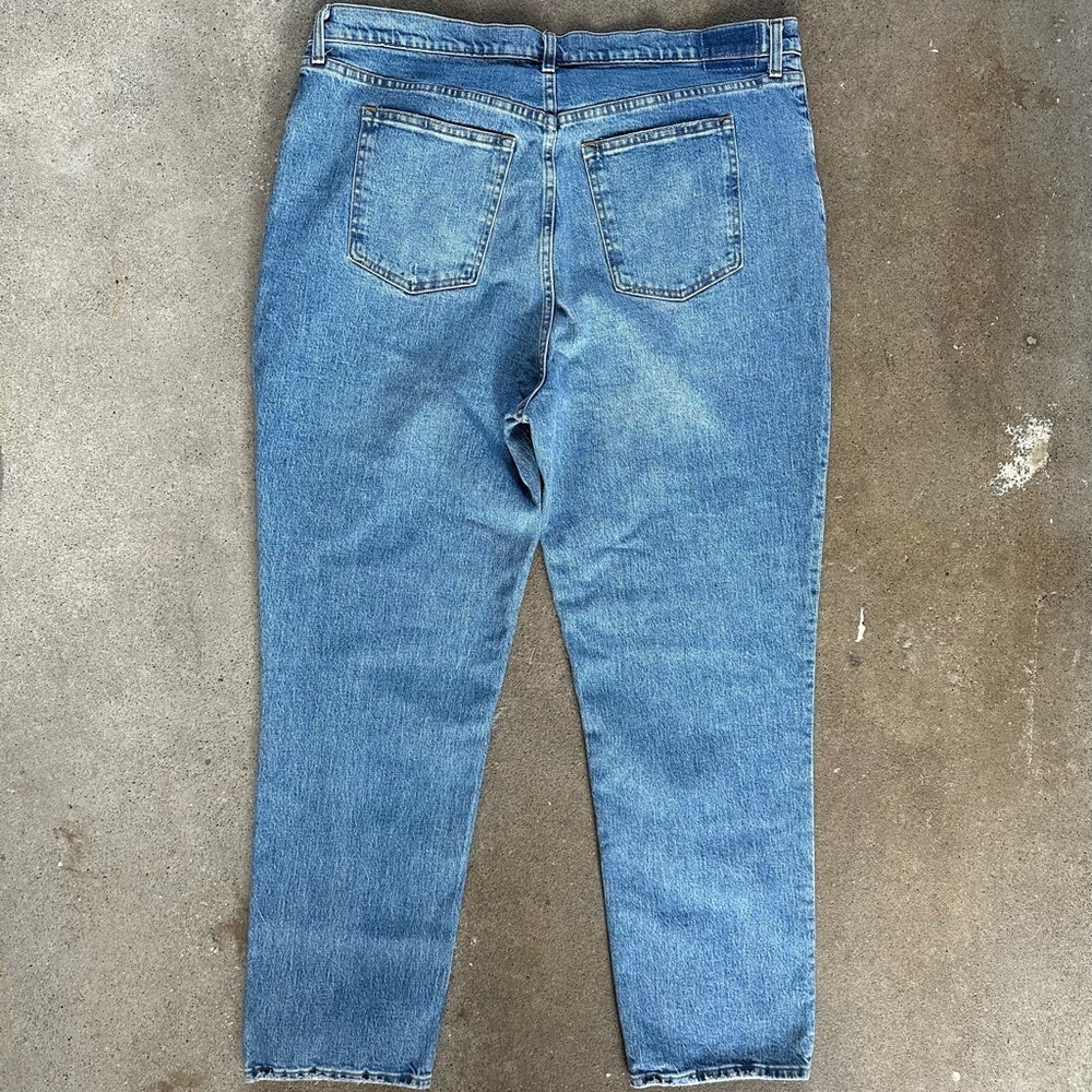 NWT A&F Curve Love The ‘90s Straight Ultra High Rise in Medium Wash Size 35|20L - Picture 8 of 13